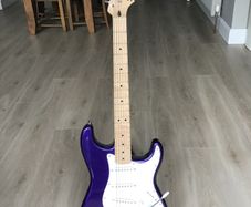 Squier Bullet Stratocaster (Metallic Purple)