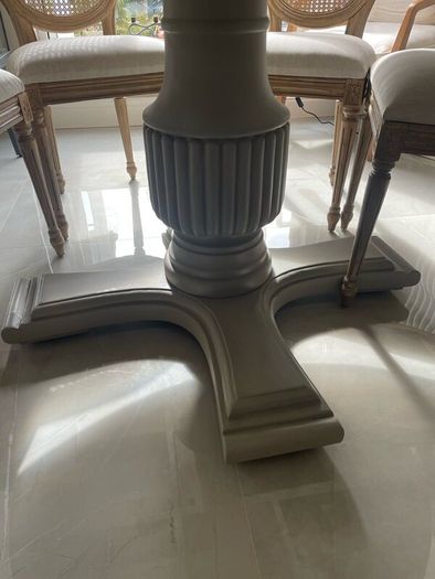 Dining table round 140cm with 6 rattan back chairs