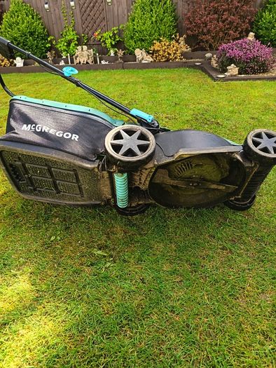 Cordless lawnmower