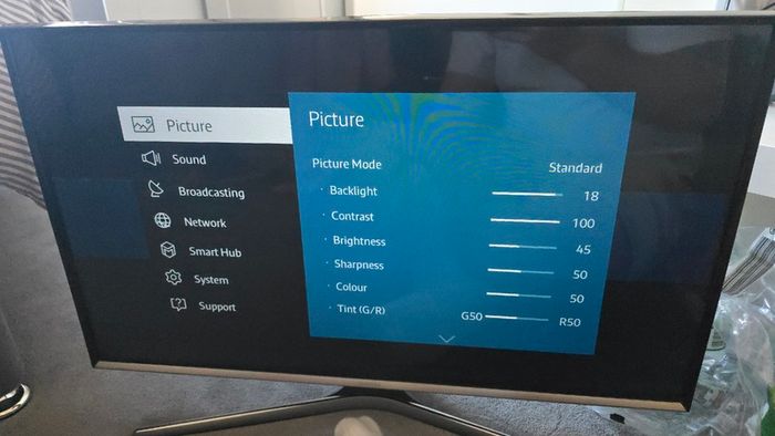 Samsung 32-inch Full HD 1080p LED Smart TV
