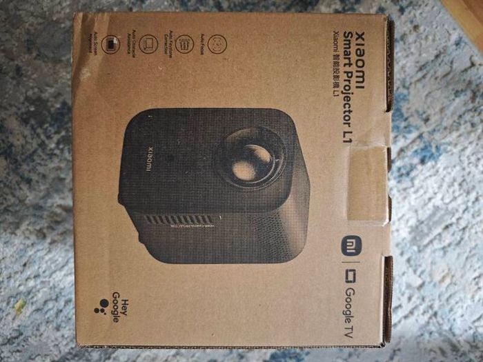 Xiaomi L1 Smart Projector plus stand