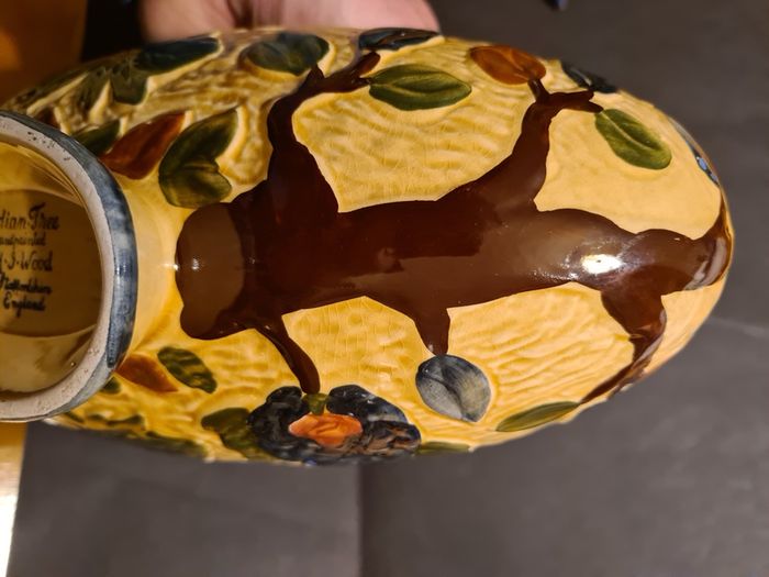 Vintage H J Wood Hand Painted Staffordshire  Indian Tree Window Vase. In Very Good Condition.