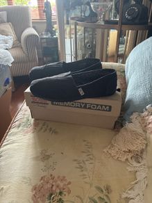 Sketchers Bobs Canvas Slip ons Size 4