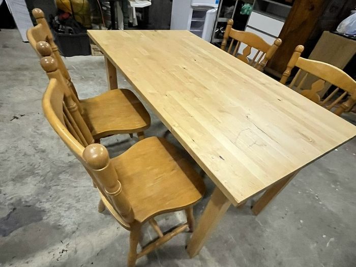 Table & 4 chairs
