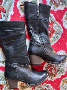 black boots size 8