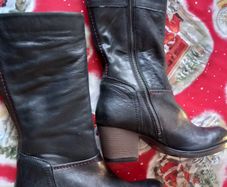 black boots size 8