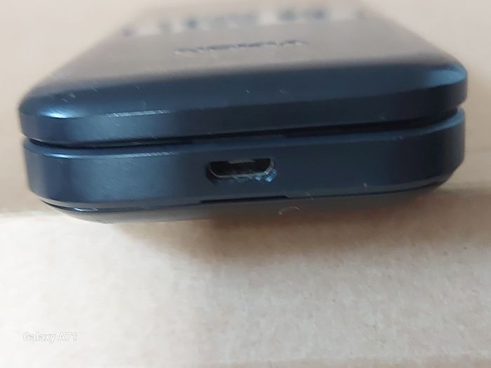 NOKIA KaiOS Flip Phone, Model Nokia 2027 Flip, 4GB, KaiOS 2.5.2 in excellent condition