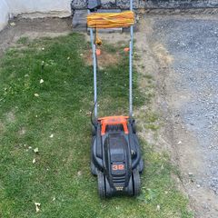 Black and Decker lawnmower