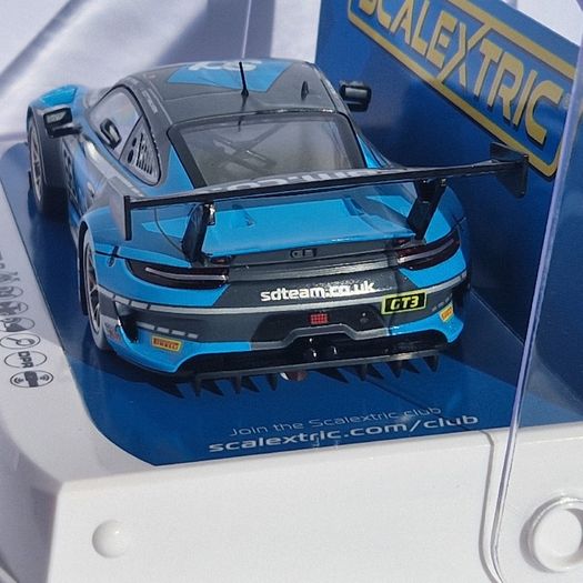 Scalextric C4415 Porsche 911 GT3 R Slot Car  ( Gt touring Le Mans )