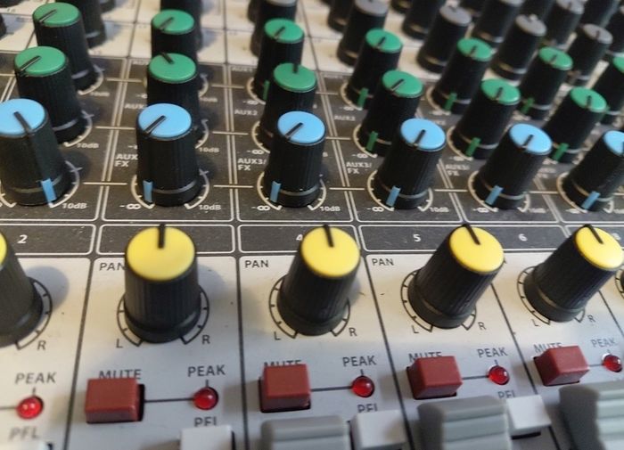 soundcraft signature 12 multitrack