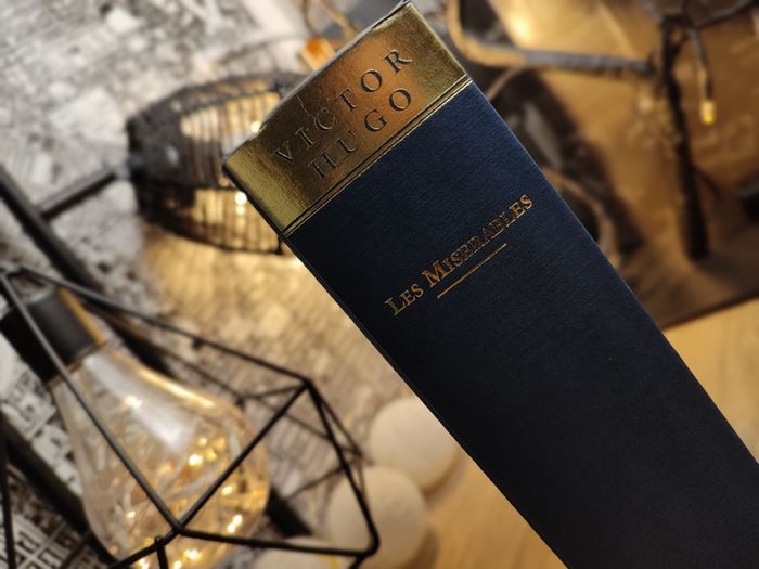 Les Miserables ! by Victor Hugo ! Hardcover ! 1993 ! by  Blitz Editions !!