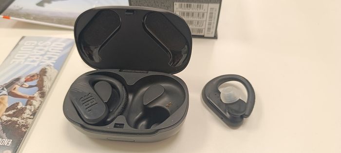 JBL Endurance Peak II True Wireless Headphones - Excellent Condition