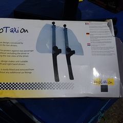 Taxi screen divider