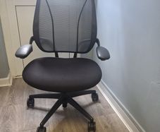 Humanscale Ergonomic Office Swivel Chair