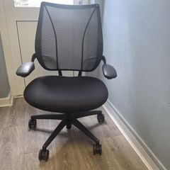 Humanscale Ergonomic Office Swivel Chair