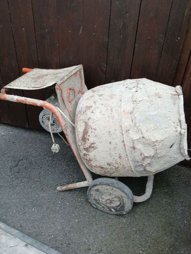 electric cement mixer