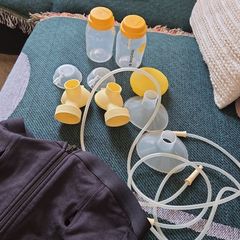 Medela breast pump accessories and bra