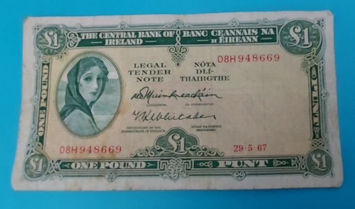 Irish 1967 Lavery One pound banknote in Fine condition