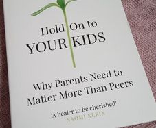 Gabor Mate - Hold on to your kids