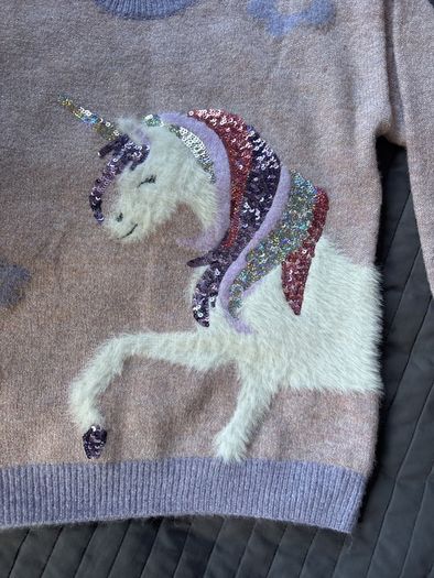 Beautiful unicorn sweater 9yrs