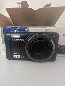 Olympus D-720 Digital Camera Boxed 14.0 MP 10x Zoom