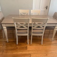 Dining room table & chairs