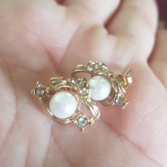 Pearl earrings