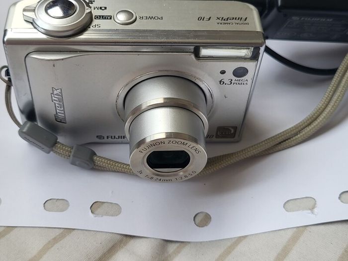 FinePix F10