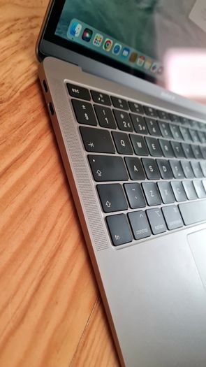 MacBook air like new.16gb 512gb ssd