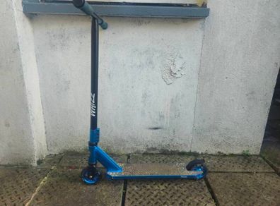 Lionelo Whizz Stunt Scooter - Metallic Blue