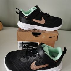 New Nike,uk9.5