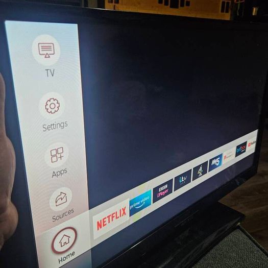 walker smart tv 24