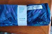 United airlines Saks fifth avenue Limited edition Blanket