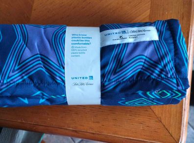 United airlines Saks fifth avenue Limited edition Blanket