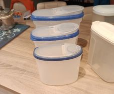 Food storage containers