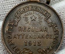Great Britain Gloucester Education Authority, 1913 Medallion for attendance, 25mm diameter