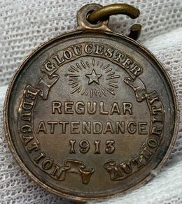 Great Britain Gloucester Education Authority, 1913 Medallion for attendance, 25mm diameter