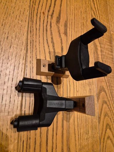 Hercules GSP38WB guitar wall holder