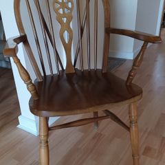 Vintage Windsor  style wheelback dining chair