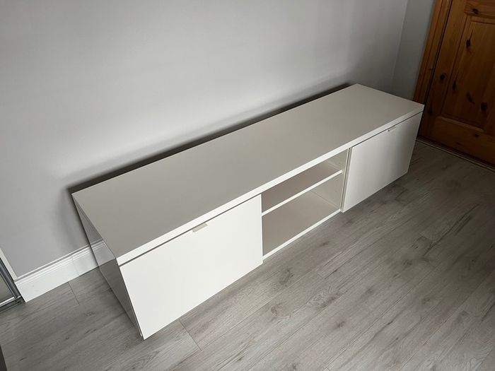 TV bench