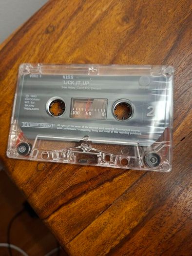 KISS: Lick It Up -Cassette
