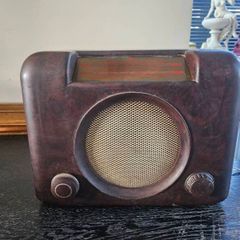 Vintage Bush Radio DAC 90A.