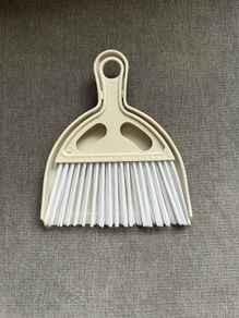 Brush and dustpan set