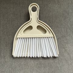 Brush and dustpan set