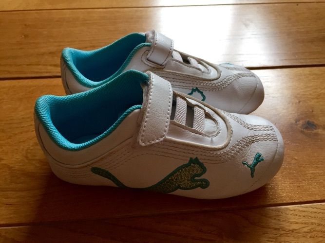 Puma INFANT white/blue sneakers/ runners 8UK mint condition