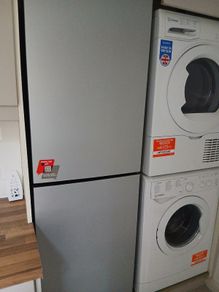 Indesit Fridge Freezer, free standing.