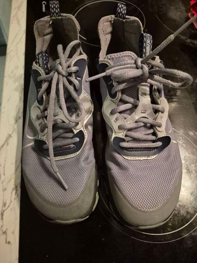 Nike reacts runners