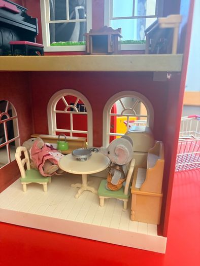 Sylvanian Families-large bundle