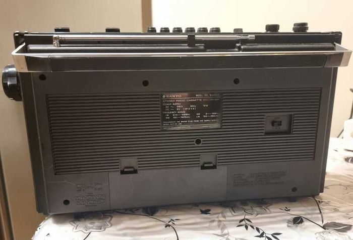 From 1983  Sanyo M4200LG Radio Cassette Recorder, vorking good, tested.