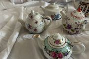 teapots mini size porcelain The Minature teapot collection